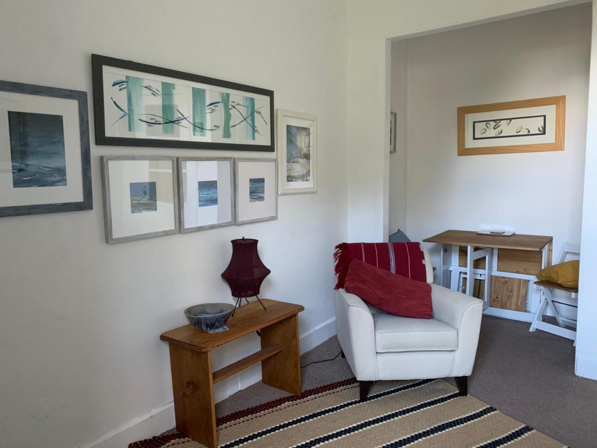 Cedarbank's - 'little Art House' Holiday home